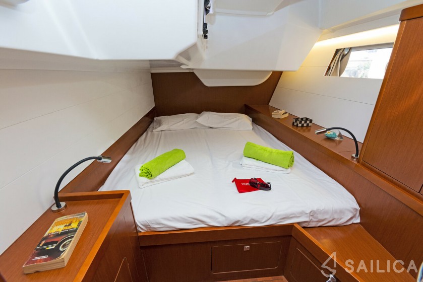 Oceanis 48 - 5 cab. - Yacht Charter Sailica