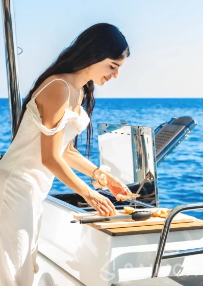 Aura 51 - Yacht Charter Sailica