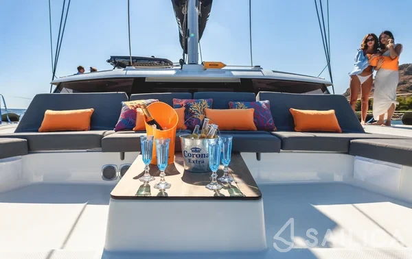 Aura 51 - Yacht Charter Sailica
