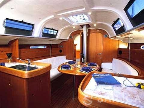First 40.7 - Yacht Charter Sailica