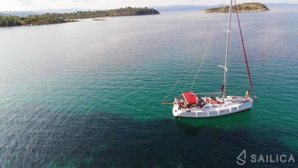 Oceanis 393 Clipper - Yacht Charter Sailica