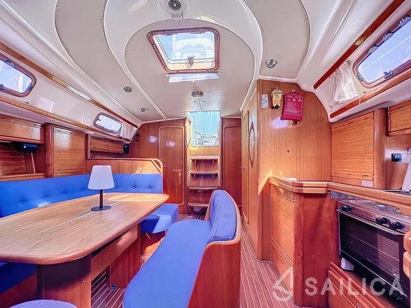 Bavaria 42 Cruiser - Yacht Charter Sailica