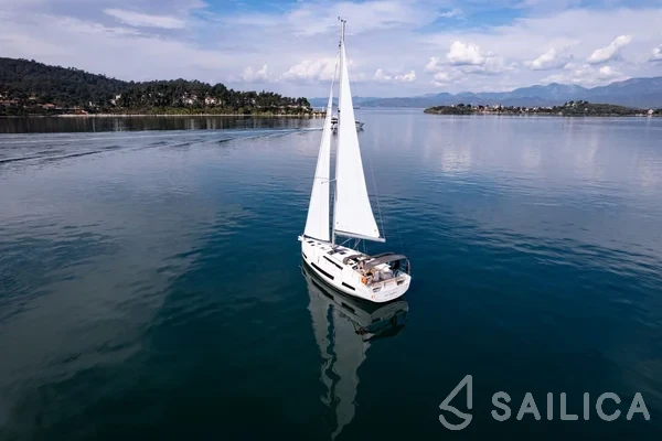 Dufour 41 - Yacht Charter Sailica