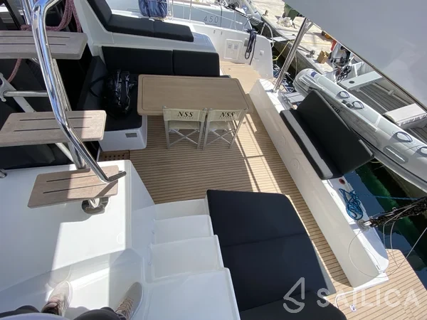 Lagoon 42 - Yacht Charter Sailica