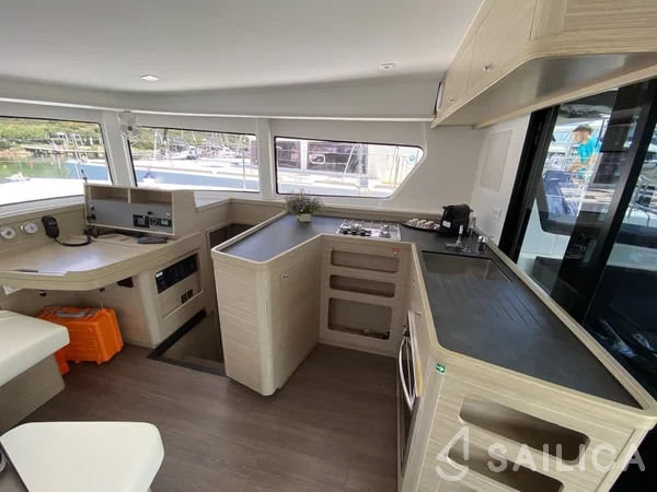 Lagoon 42 - Yacht Charter Sailica