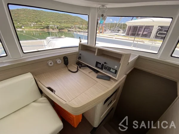 Lagoon 42 - Yacht Charter Sailica