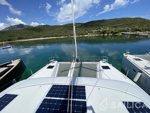 Lagoon 42 - Yacht Charter Sailica