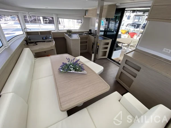 Lagoon 42 - Yacht Charter Sailica