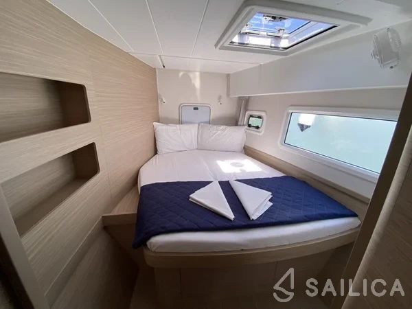 Lagoon 42 - Yacht Charter Sailica
