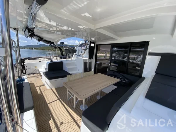 Lagoon 42 - Yacht Charter Sailica