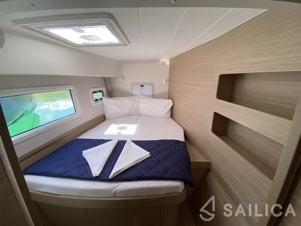 Lagoon 42 - Yacht Charter Sailica