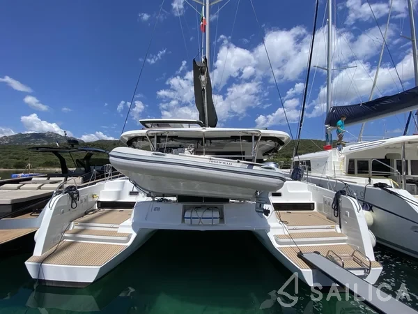 Lagoon 42 - Yacht Charter Sailica