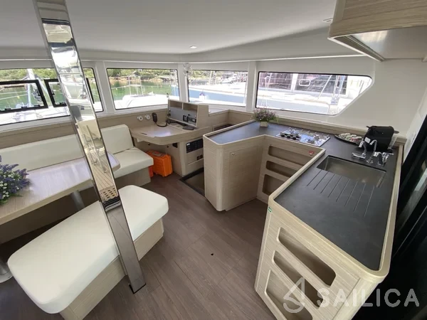 Lagoon 42 - Yacht Charter Sailica