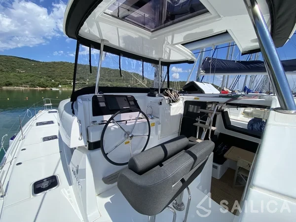 Lagoon 42 - Yacht Charter Sailica