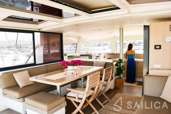 Bali 4.3 - Yacht Charter Sailica