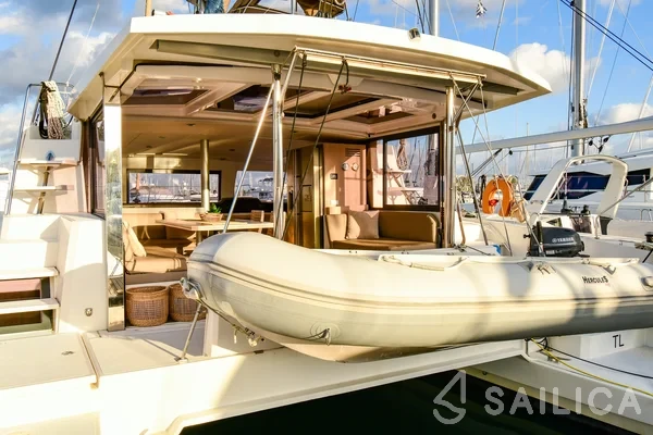 Bali 4.3 - Yacht Charter Sailica