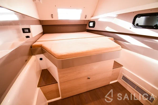 Bali 4.3 - Yacht Charter Sailica