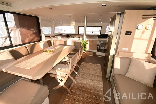 Bali 4.3 - Yacht Charter Sailica