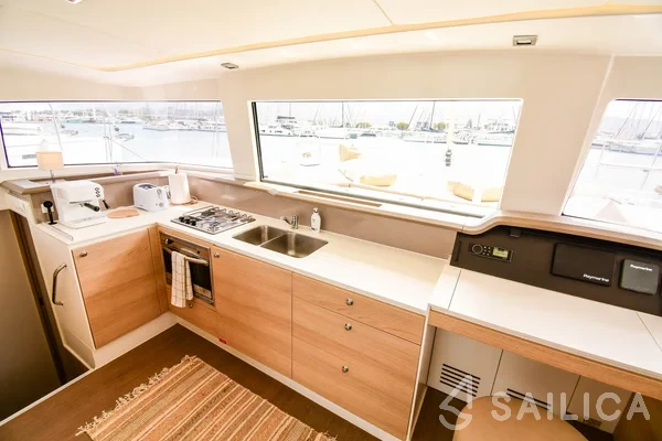 Bali 4.3 - Yacht Charter Sailica