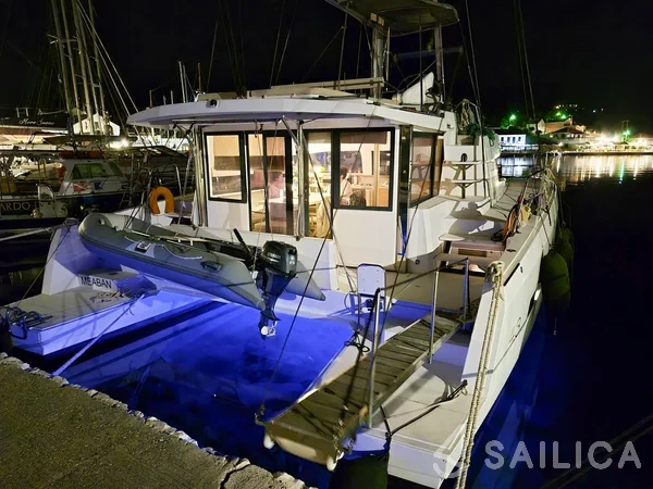 Bali 4.3 - Yacht Charter Sailica