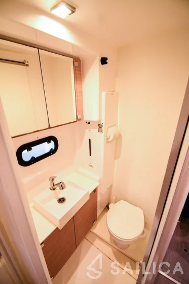 Bali 4.3 - Yacht Charter Sailica