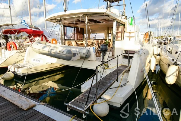 Bali 4.3 - Yacht Charter Sailica