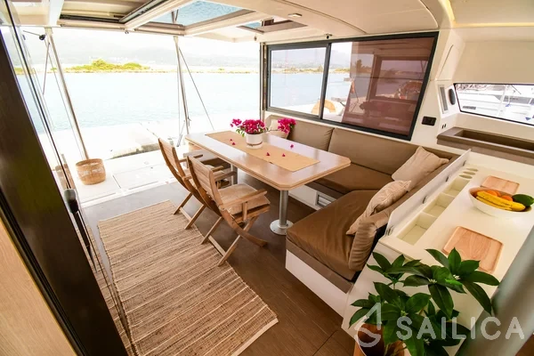 Bali 4.3 - Yacht Charter Sailica
