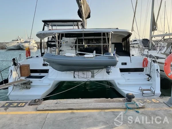 Lagoon 42 - Yacht Charter Sailica