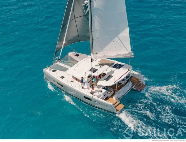 Lagoon 42 - Yacht Charter Sailica