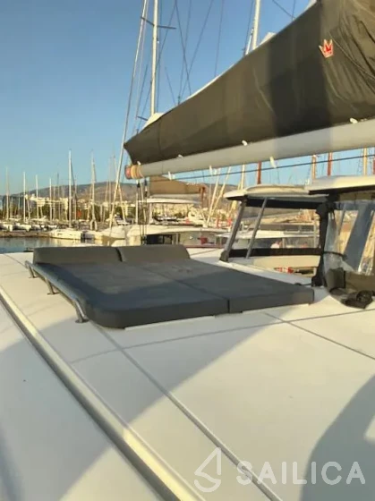 Lagoon 42 - Yacht Charter Sailica