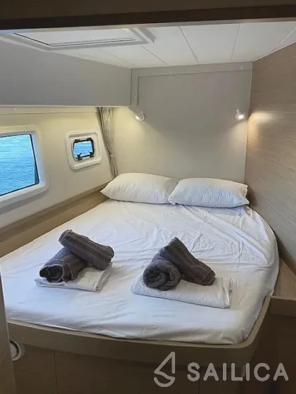 Lagoon 42 - Yacht Charter Sailica
