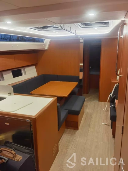 Bavaria C45 Holiday - Yacht Charter Sailica