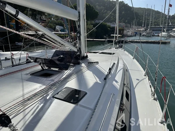 Bavaria 46 Cruiser - Yacht Charter Sailica