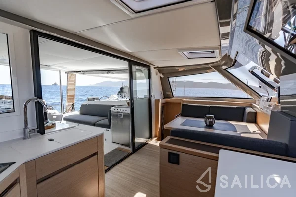 Nautitech 40 - Yacht Charter Sailica