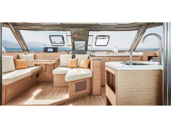 Nautitech 40 - Yacht Charter Sailica