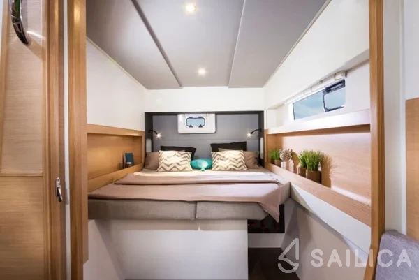 Nautitech 40 - Yacht Charter Sailica