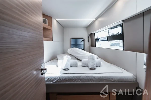 Nautitech 40 - Yacht Charter Sailica