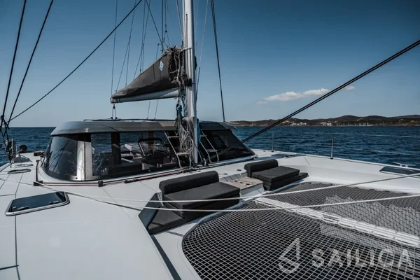 Nautitech 40 - Yacht Charter Sailica