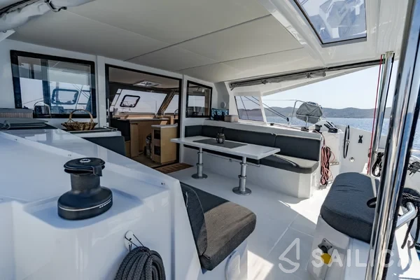 Nautitech 40 - Yacht Charter Sailica