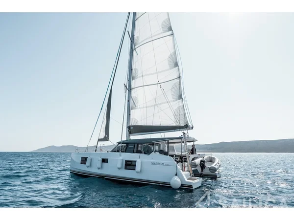 Nautitech 40 - Yacht Charter Sailica