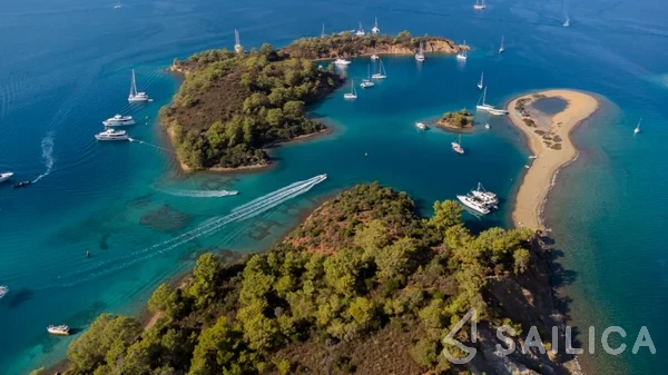 Aventura 37 - Yacht Charter Sailica