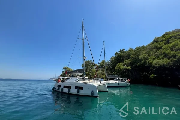 Aventura 37 - Yacht Charter Sailica