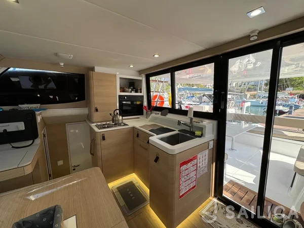 Aventura 37 - Yacht Charter Sailica