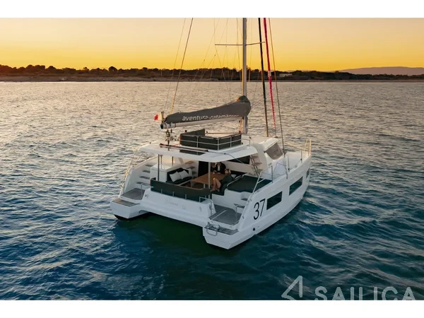 Aventura 37 - Yacht Charter Sailica
