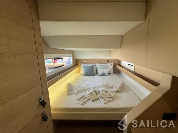 Aventura 37 - Yacht Charter Sailica