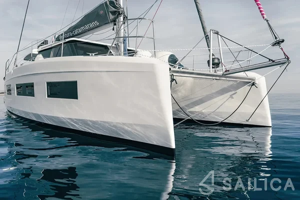 Aventura 37 - Yacht Charter Sailica
