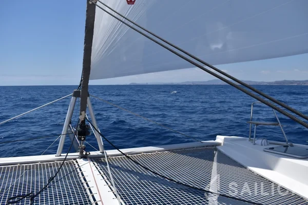 Nautitech 40 open NEW - 4 + 2 cab. - Yacht Charter Sailica