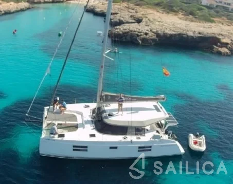 Nautitech 40 open NEW - 4 + 2 cab. - Yacht Charter Sailica