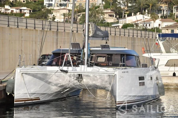 Nautitech 40 open NEW - 4 + 2 cab. - Yacht Charter Sailica