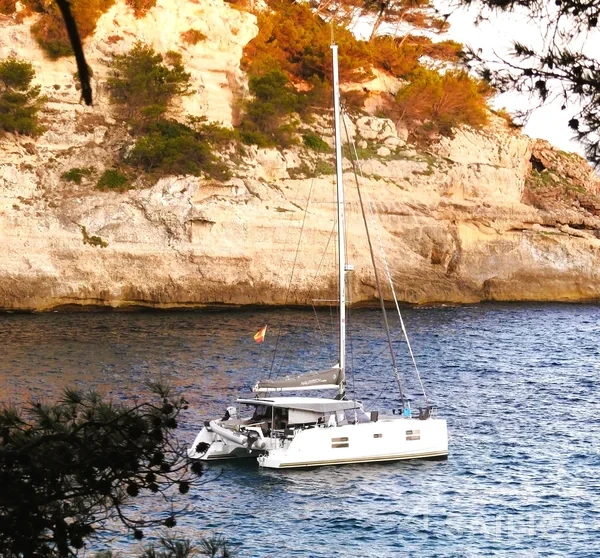 Nautitech 40 open NEW - 4 + 2 cab. - Yacht Charter Sailica